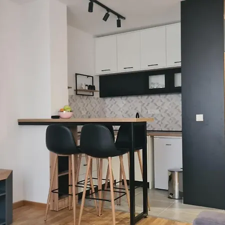 Apartamento Divcinova 15 *